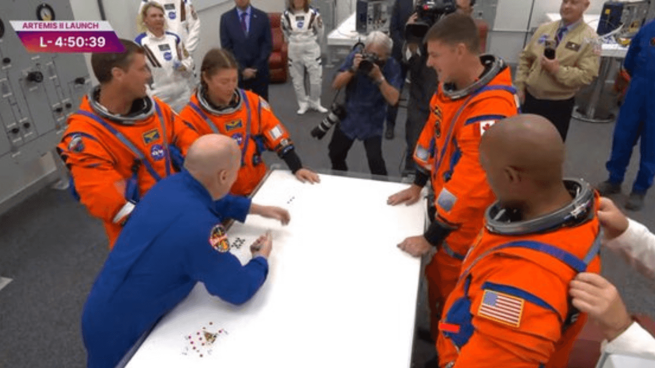 Artemis pre-launch card game